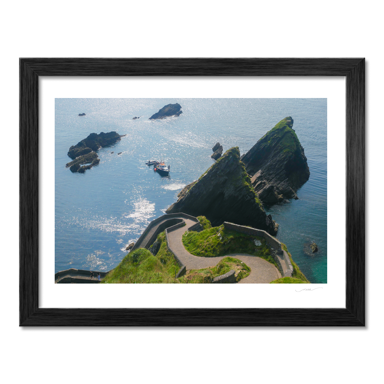 boat-at-dunquin-pier-kerry PM