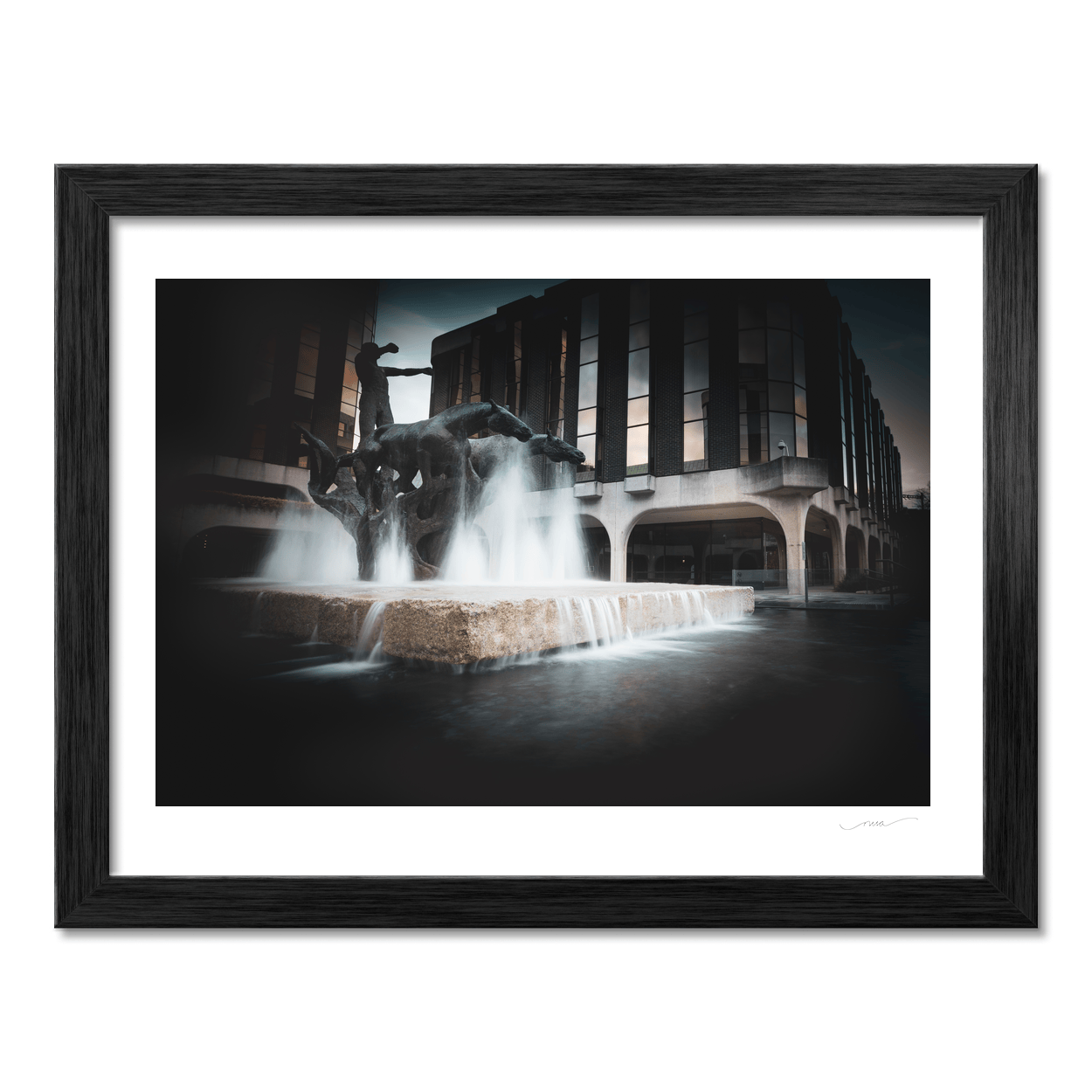 chariot-of-life-fountain-ifsc-dusk PM