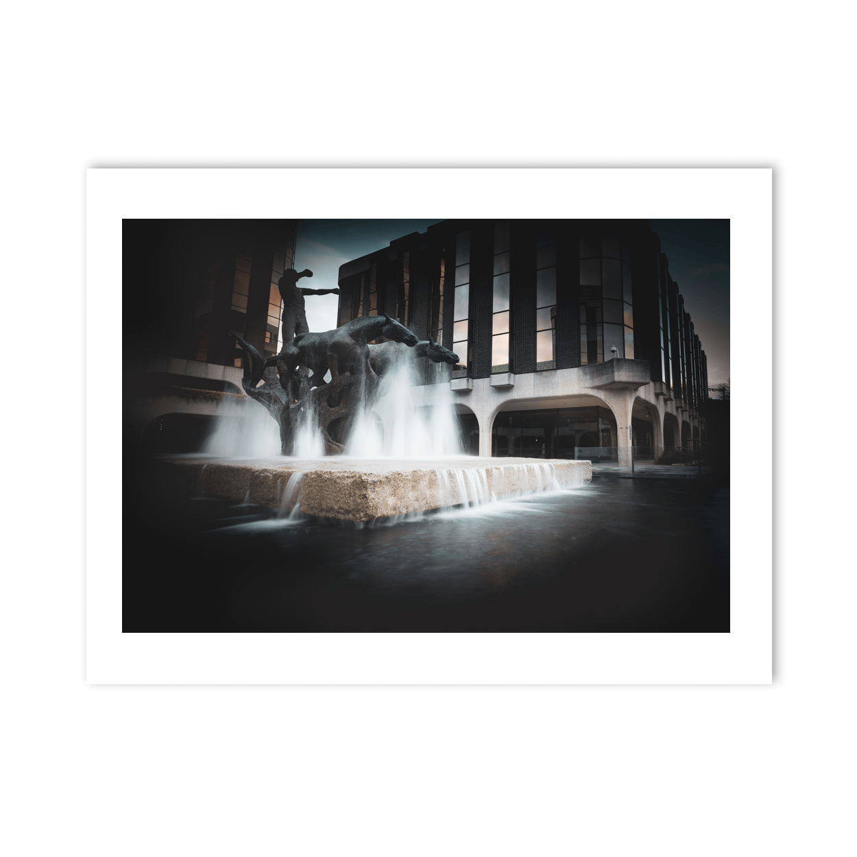 chariot-of-life-fountain-ifsc-dusk PM