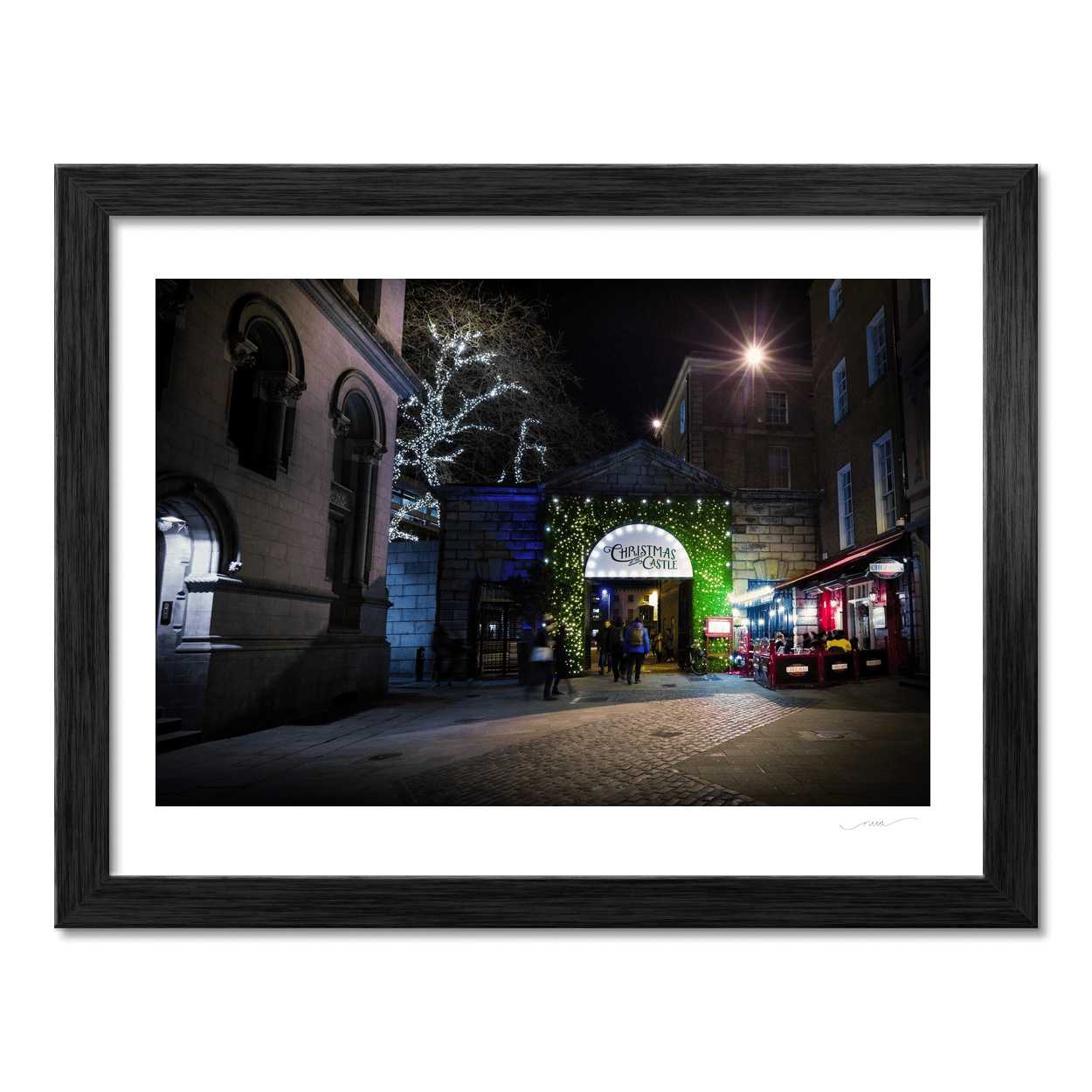 christmas-at-the-castle-entrance-night PM