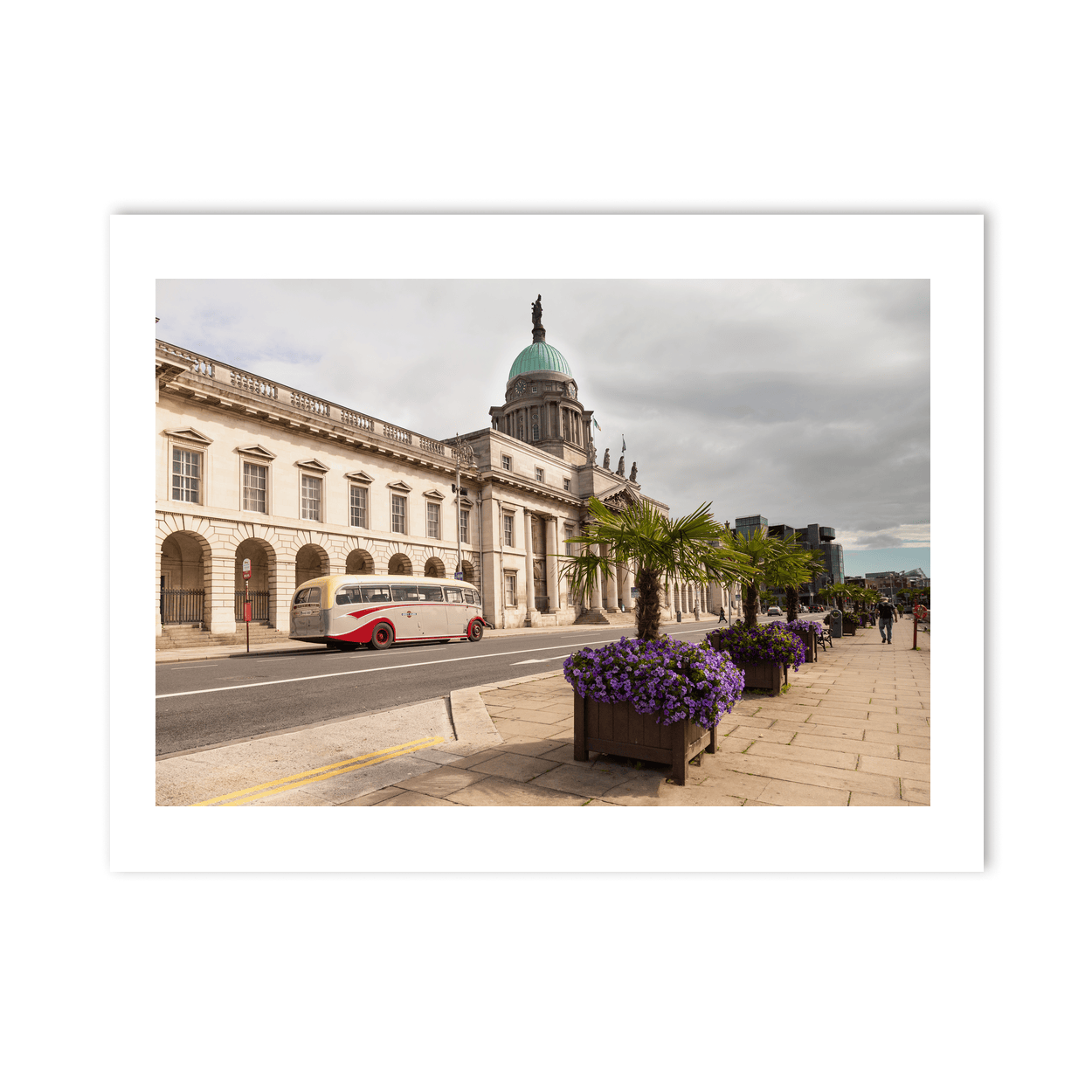 custom-house-vintage-bus-dublin-city PM