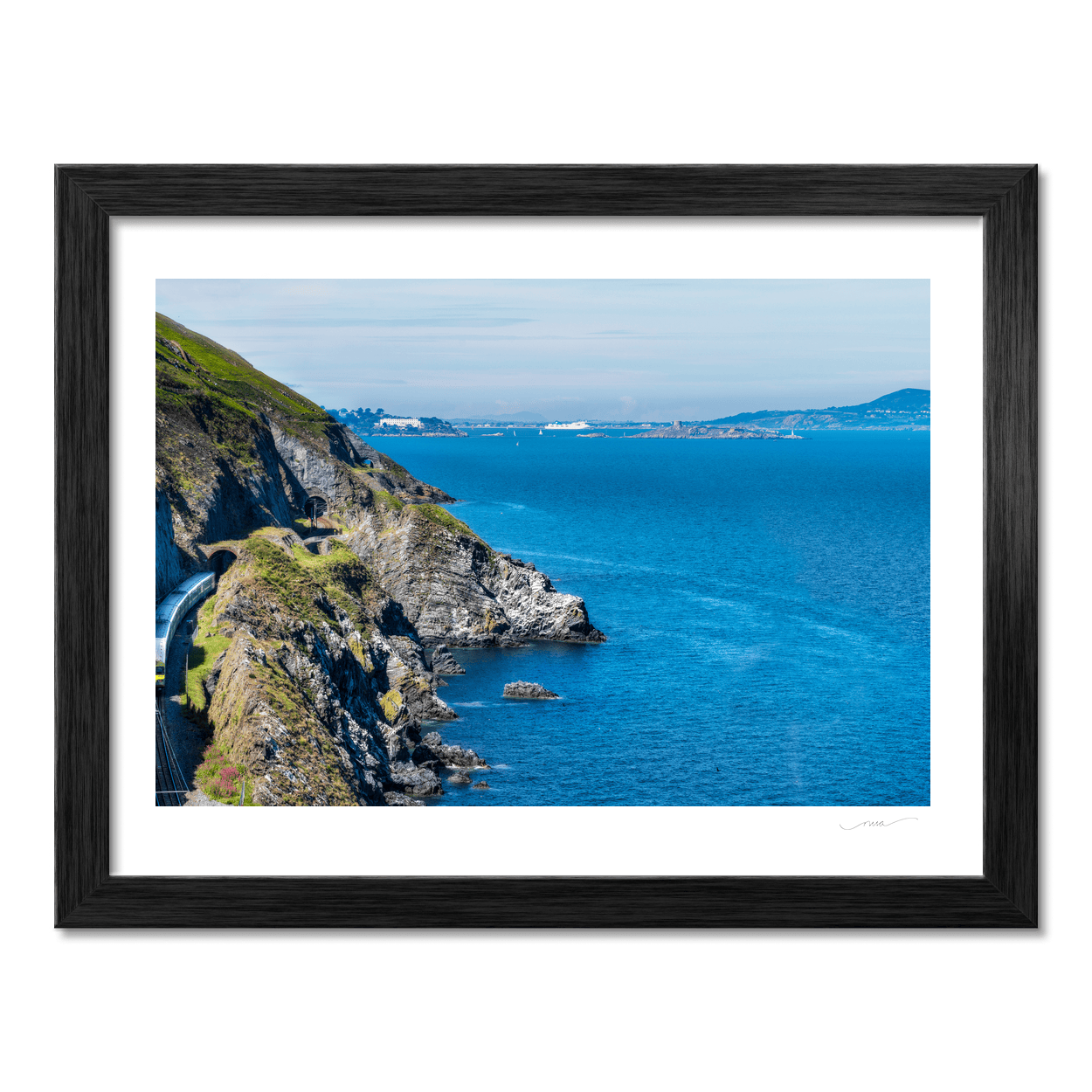 dart-train-bray-head-cliff-tunnel-coastal PM