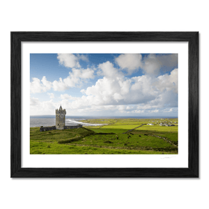 doonagore-castle-atlantic-coast-green-fields BF