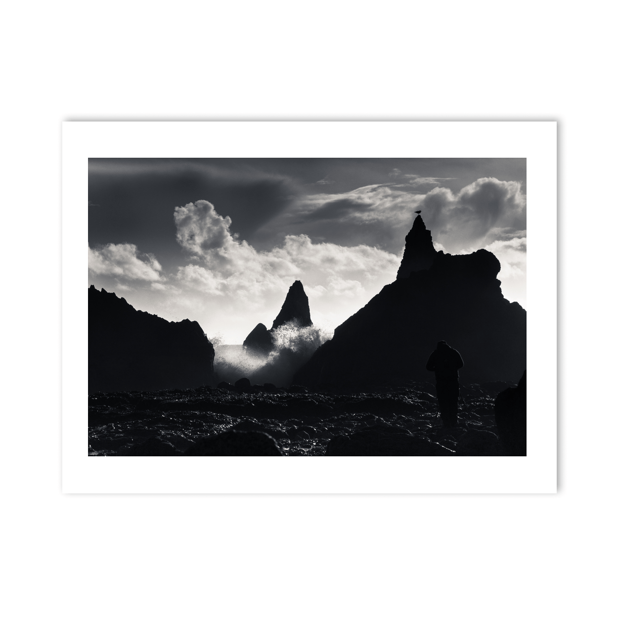 dramatic-sea-stacks-crashing-waves-silhouette PM