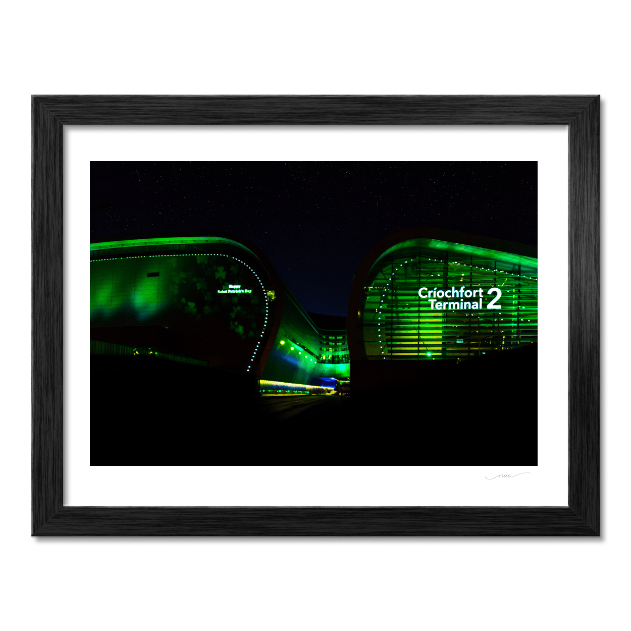 dublin-airport-terminal-2-st-patricks-day-green PM