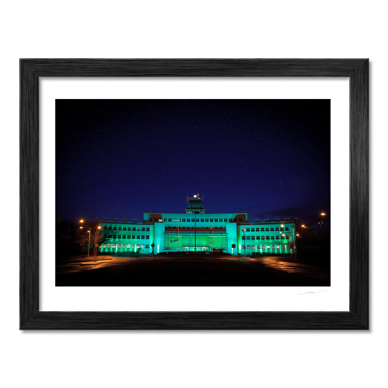 dublin-airport-terminal-building-night-stars PM