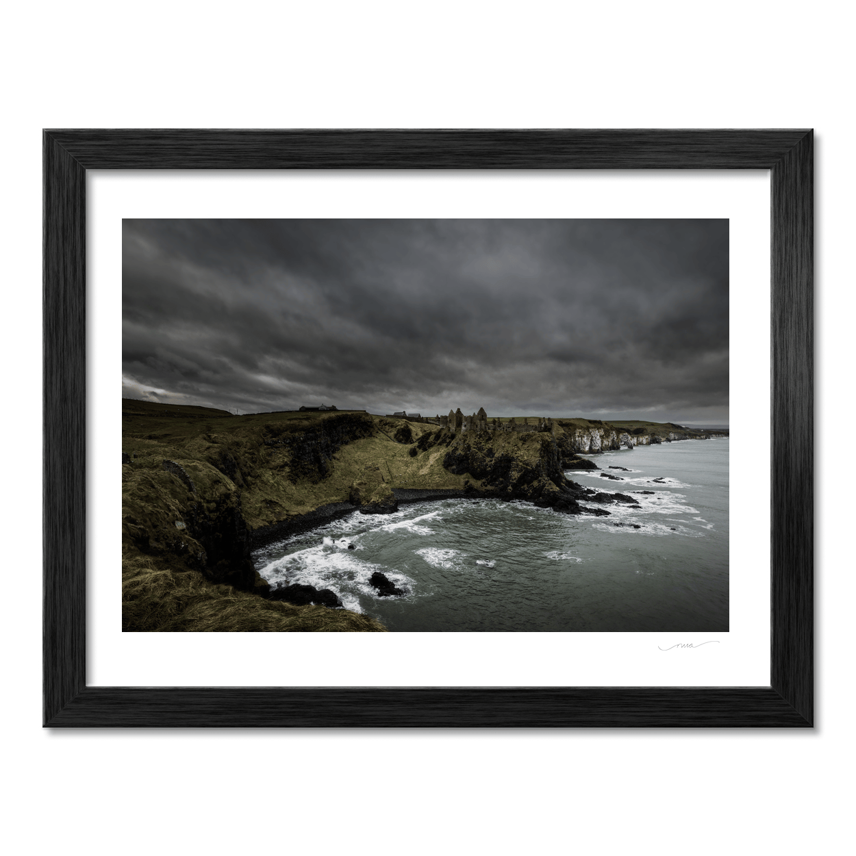 dunluce-castle-dramatic-stormy-skies-coastline PM