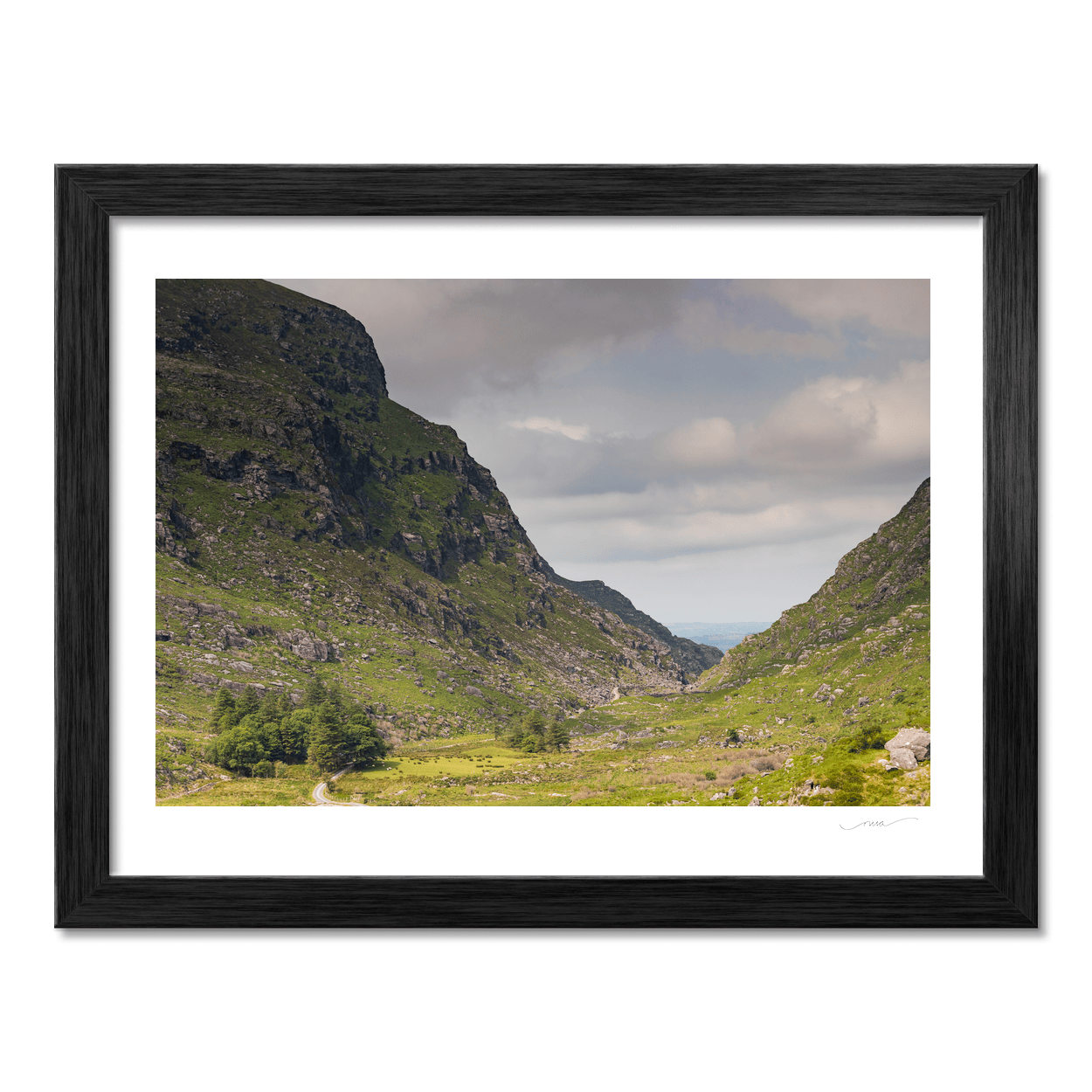 gap-of-dunloe-mountain-pass-moody-sky PM