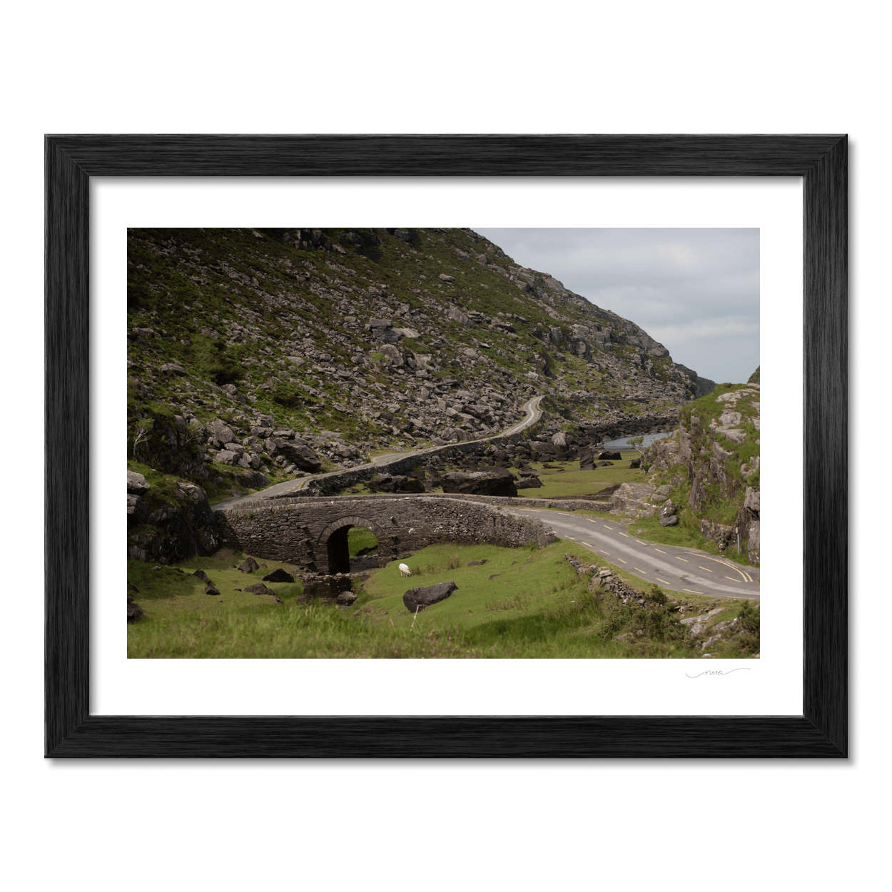 gap-of-dunloe-stone-bridge-winding-road PM