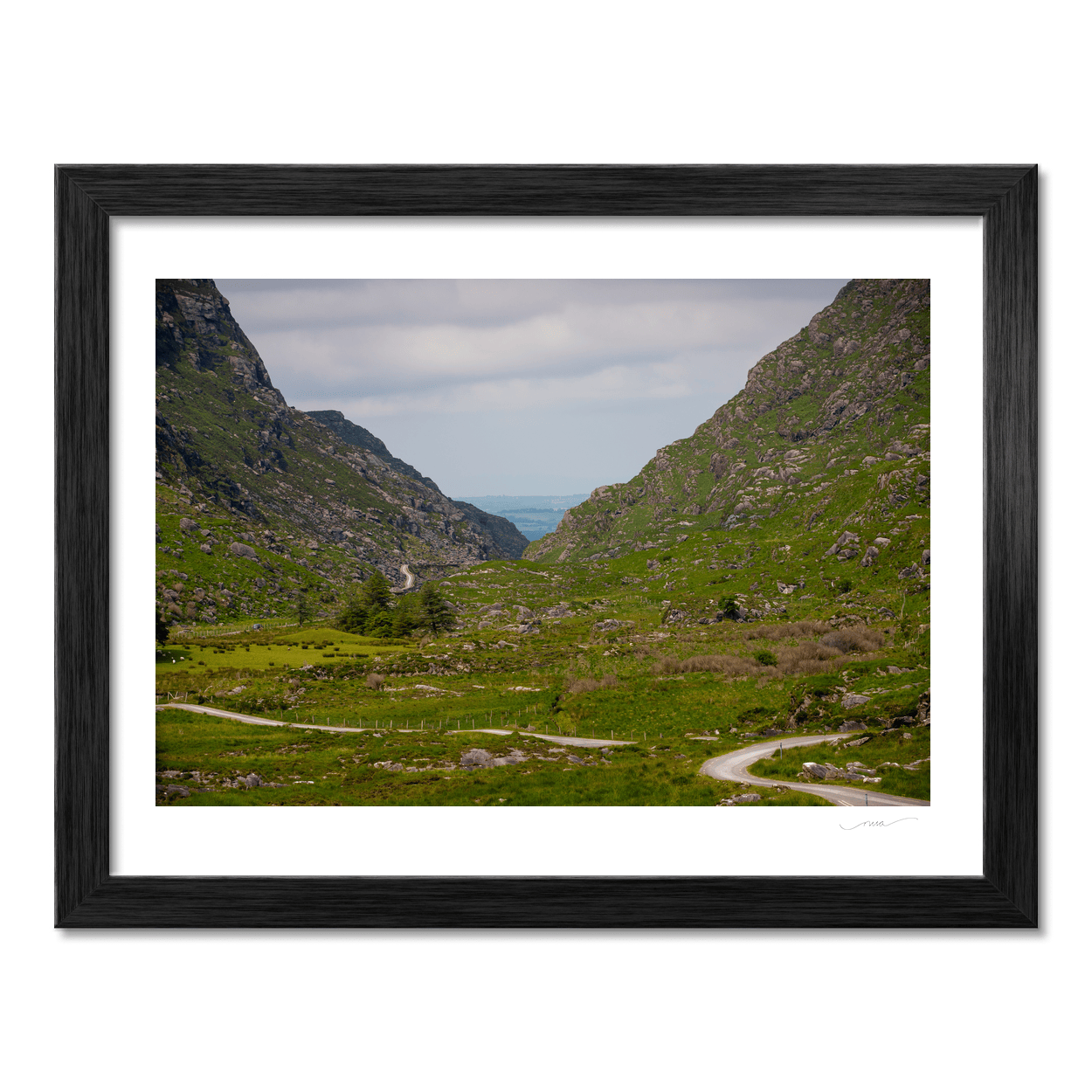 gap-of-dunloe-winding-road-mountain-pass PM