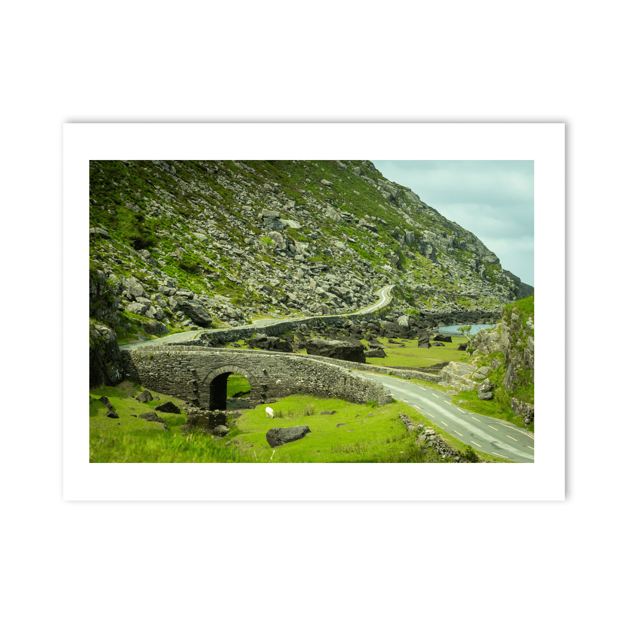 gap-of-dunloe-winding-road-stone-bridge PM
