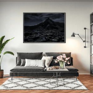 giants-causeway-hexagonal-columns-night BFW