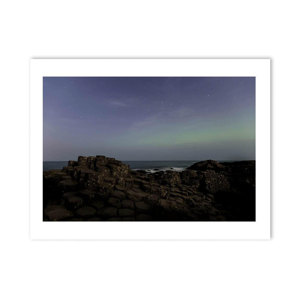 giants-causeway-northern-lights-starry-night PM