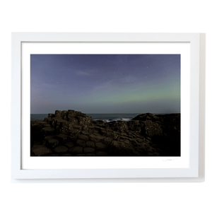 giants-causeway-northern-lights-starry-night WF