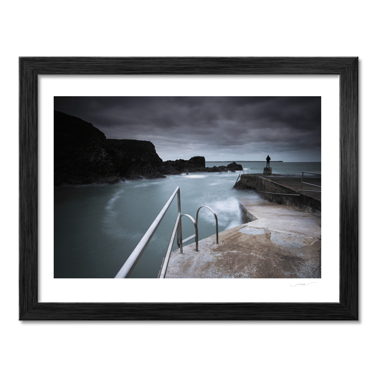 guillamene-cove-stormy-long-exposure-figure PM