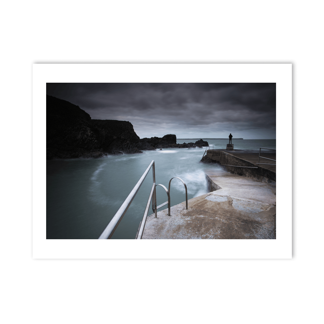 guillamene-cove-stormy-long-exposure-figure PM