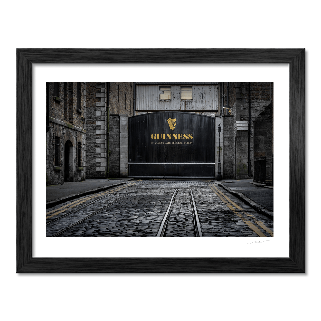 guinness-st-james-gate-brewery-cobblestone-entrance PM