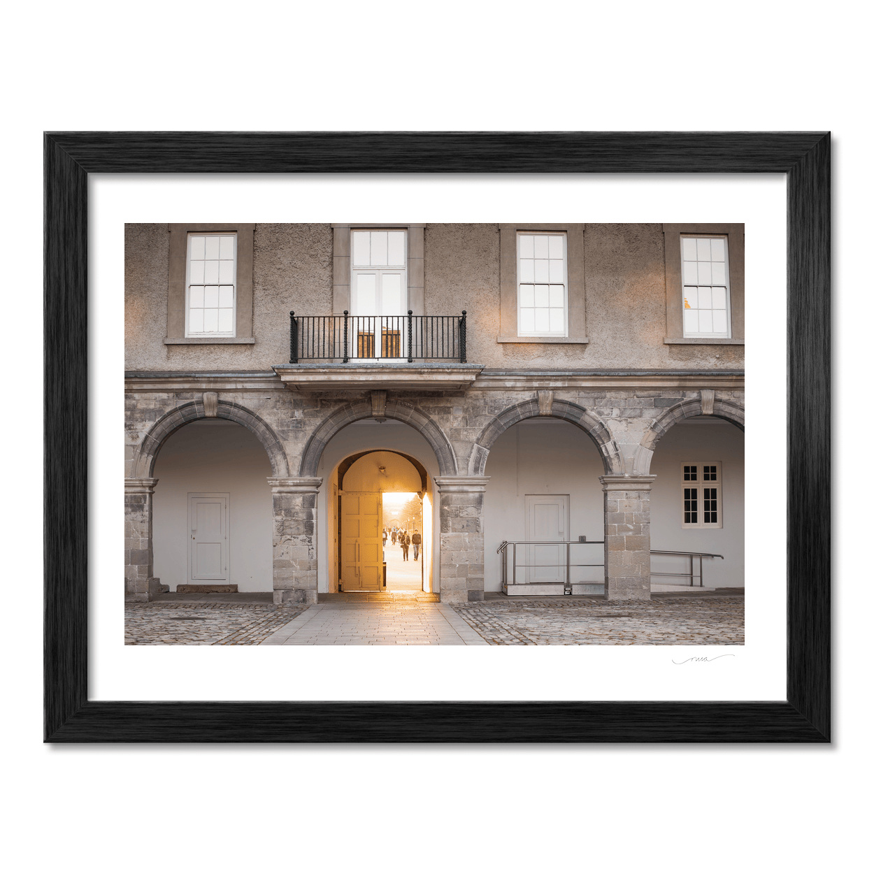 irish-museum-modern-art-courtyard-archway PM