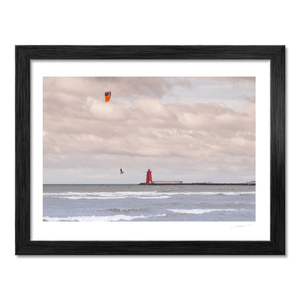 kitesurfer-big-air-poolbeg-lighthouse BF