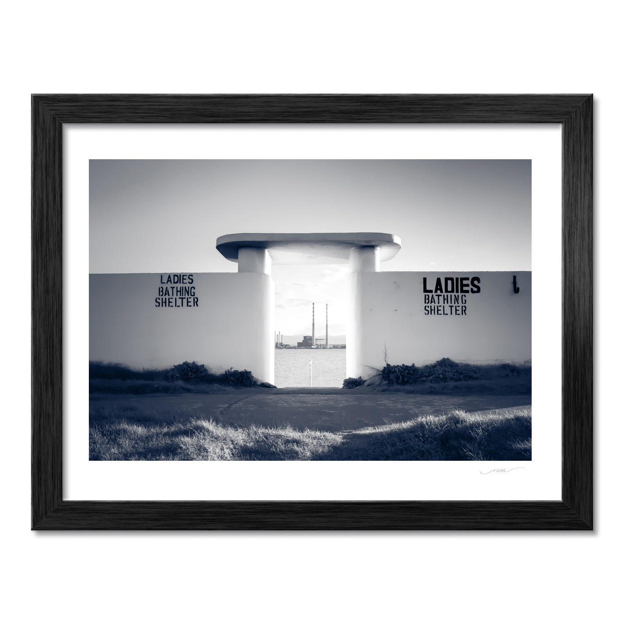 ladies-bathing-shelter-poolbeg-chimneys-view PM
