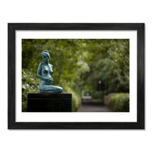 merrion-square-park-bronze-statue-seated-figure BF
