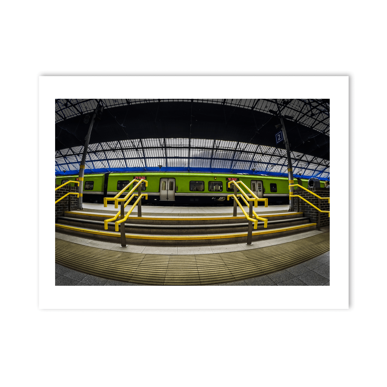pearse-station-dart-train-platform PM