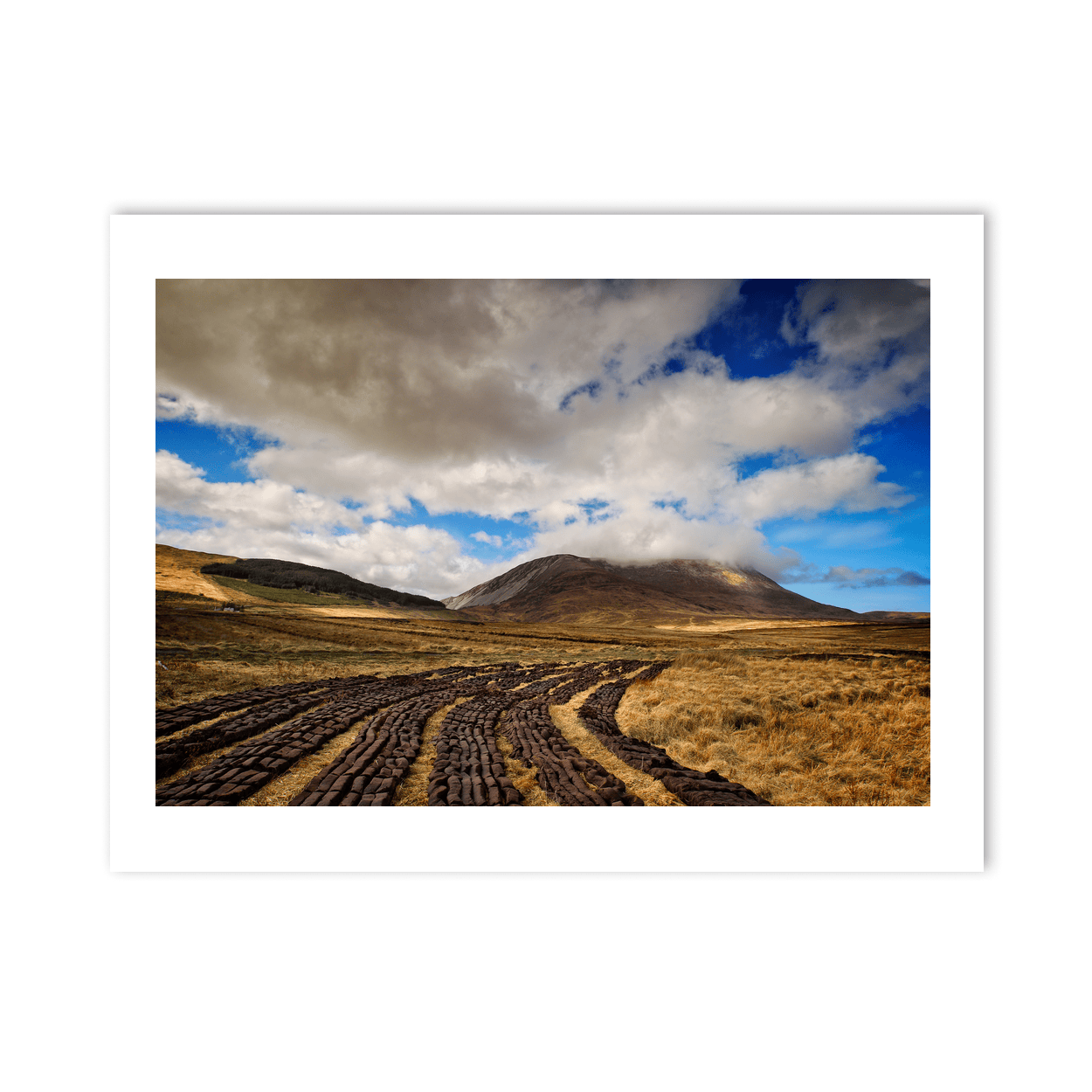 peat-turf-bog-mount-errigal-dramatic-sky PM
