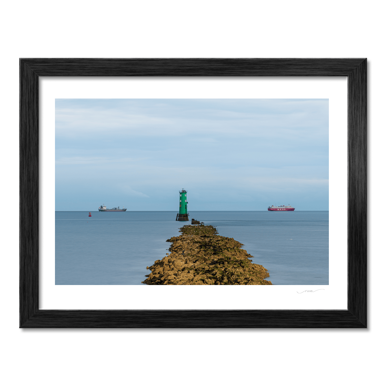 poolbeg-lighthouse-green-rocky-outcrop-cargo-ships PM