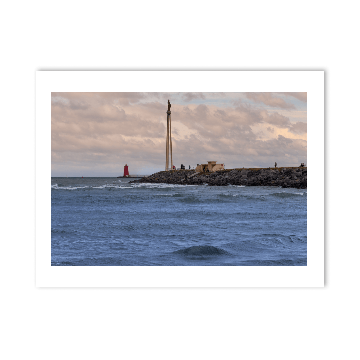 poolbeg-lighthouse-our-lady-statue-choppy-seas PM