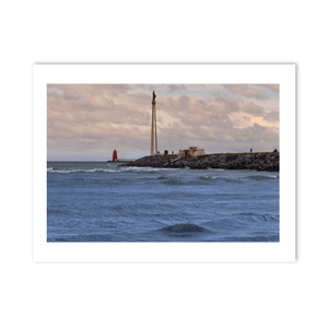 poolbeg-lighthouse-our-lady-statue-choppy-seas PM