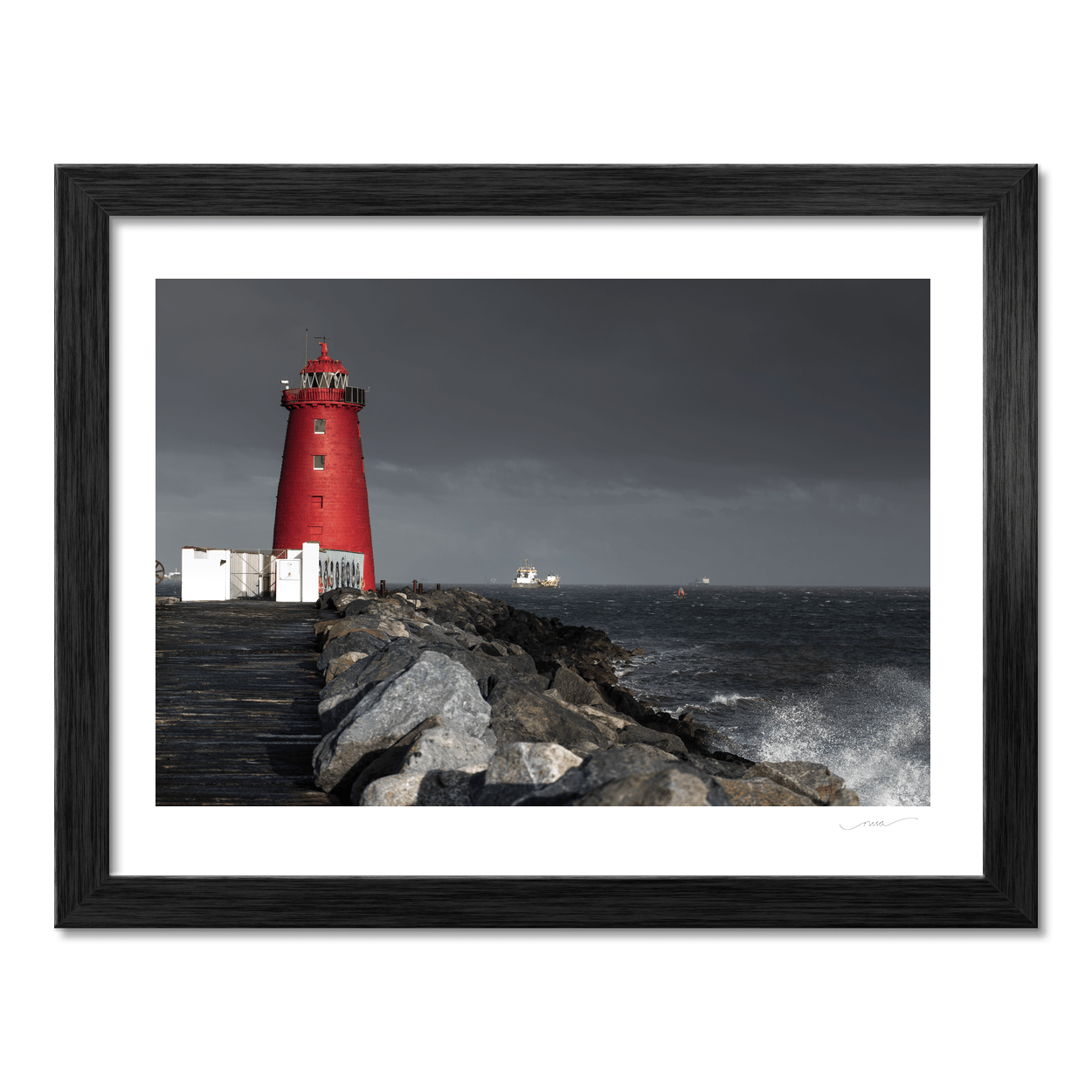 poolbeg-lighthouse-stormy-seas-dramatic-sky PM