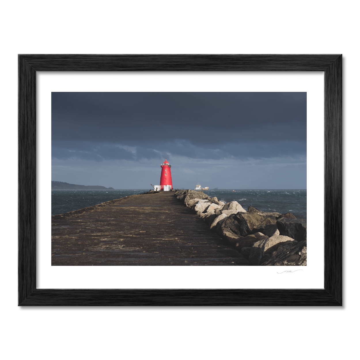 poolbeg-lighthouse-stormy-skies-breakwater PM