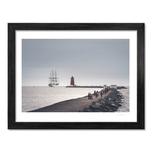 poolbeg-lighthouse-tall-ship-walkers BF