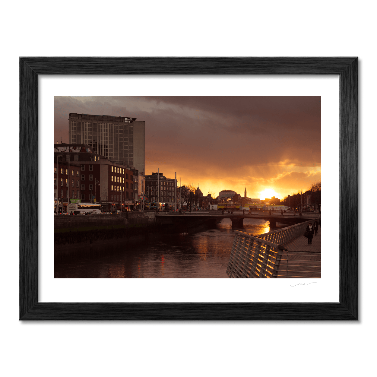 river-liffey-dramatic-sunset-oconnell-bridge PM