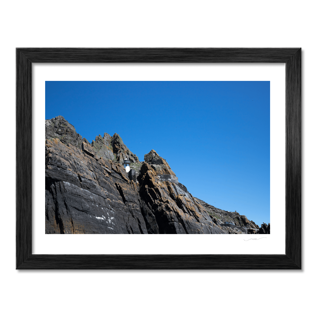 skellig-michael-lighthouse-rugged-cliffs PM