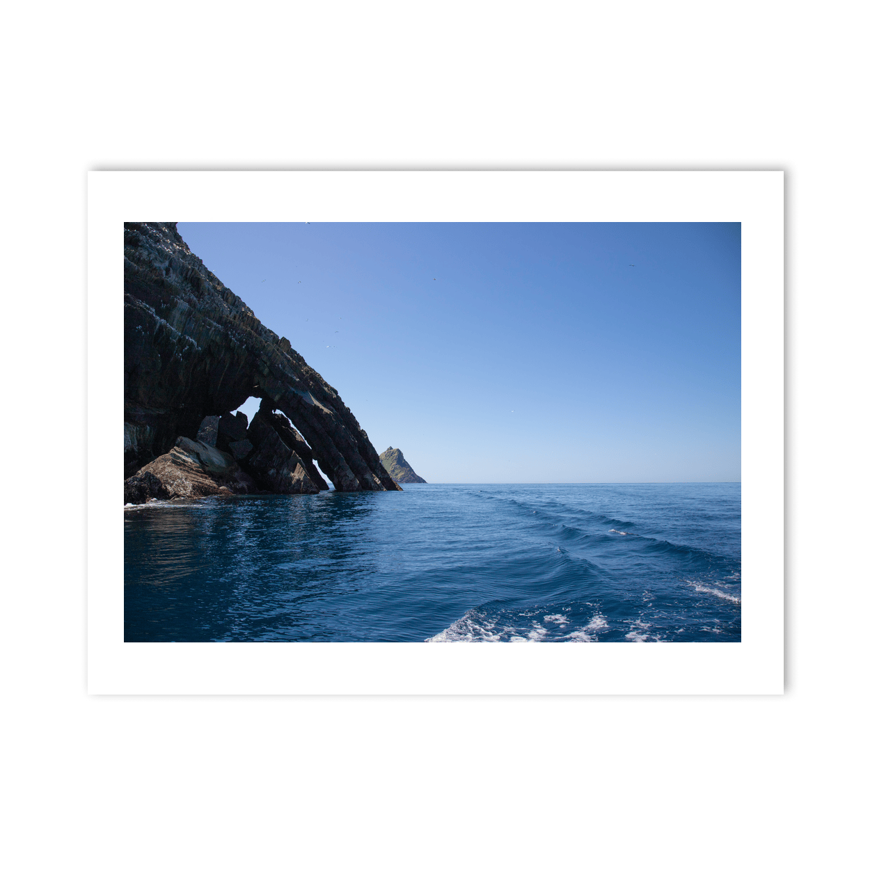skellig-michael-sea-arch-boat-view PM