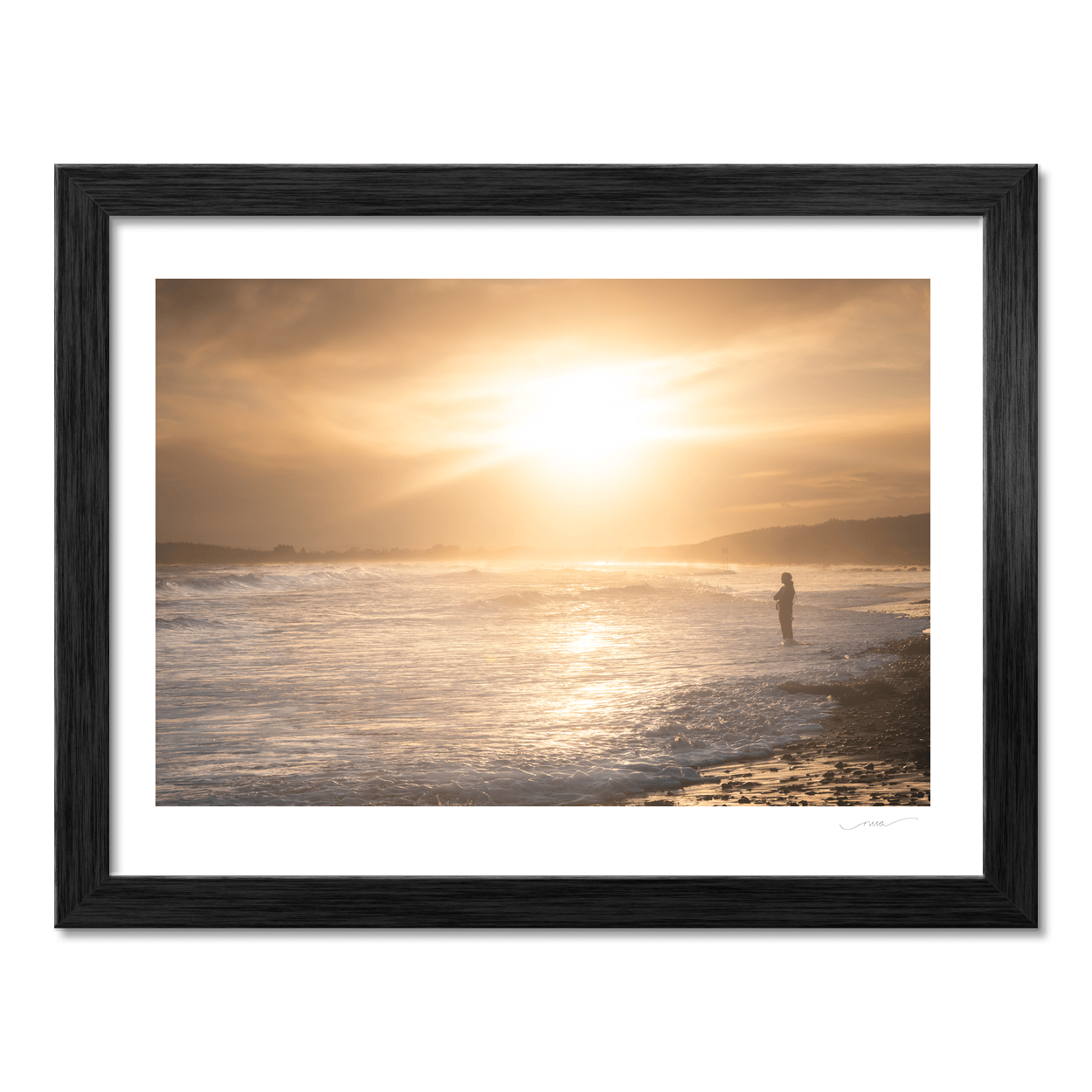 south-beach-golden-sunset-silhouette-figure PM