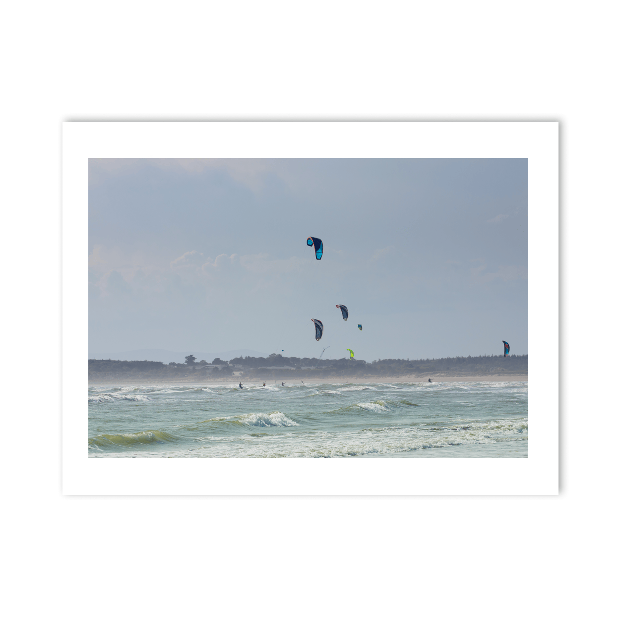 south-beach-kitesurfers-windy-day PM