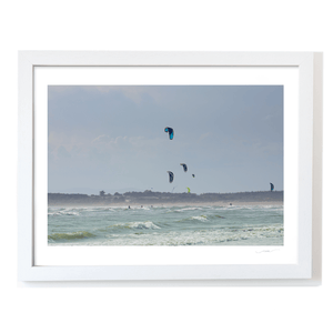 south-beach-kitesurfers-windy-day WF
