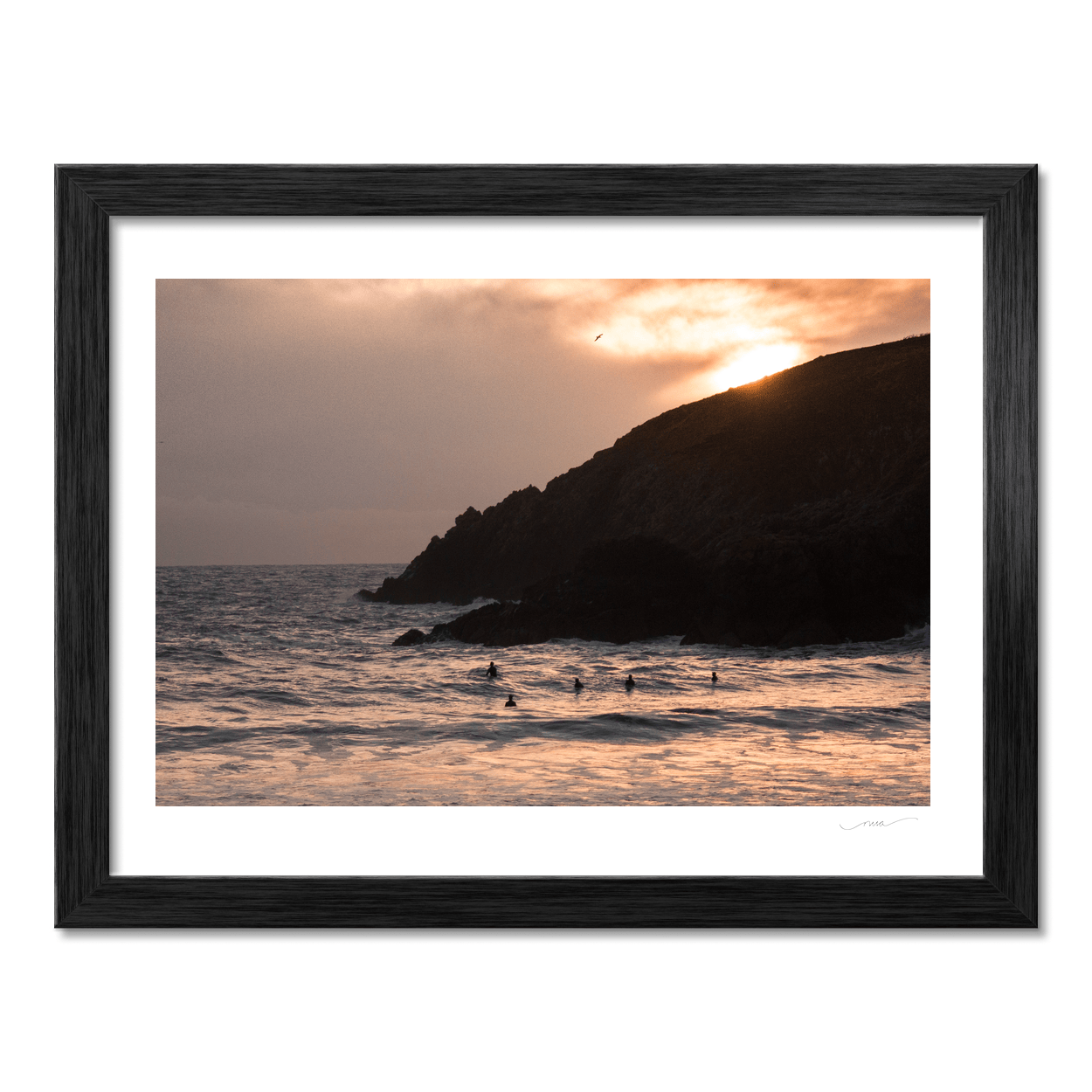 surfers-sunset-silhouette-rocky-headland PM