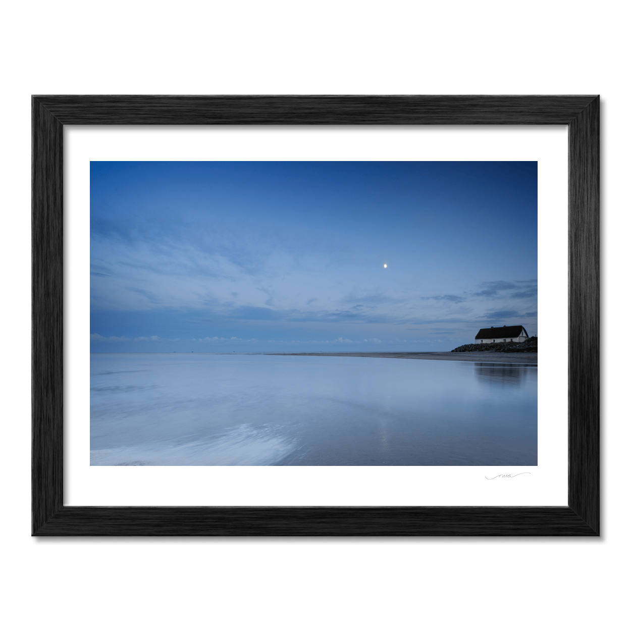 thatched-cottage-beach-moonrise-blue-hour PM