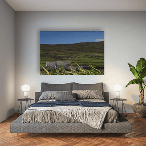 traditional-stone-cottage-rolling-green-hills Pano