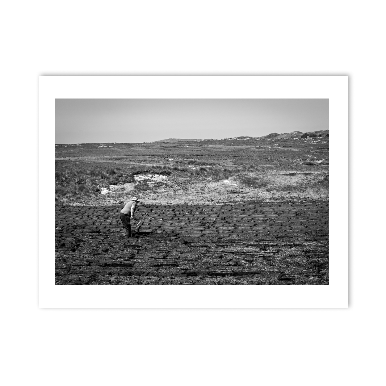 turf-cutter-derrigimlagh-connemara PM